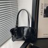 2026 Large Capacity Women's Shoulder Bag Tote Commuter Bag Simple Vintage Cross-Border New Style Bag Versatile Sensati