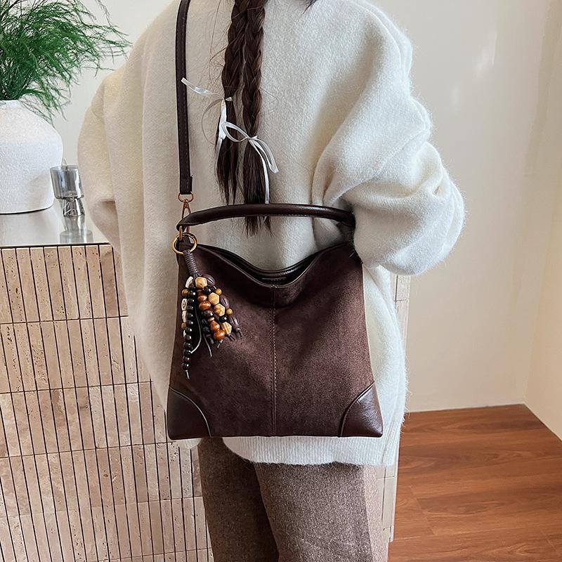Autumn and winter commuter messenger bag 2025 new simple tote bag suede fashion handbag trendy bag women