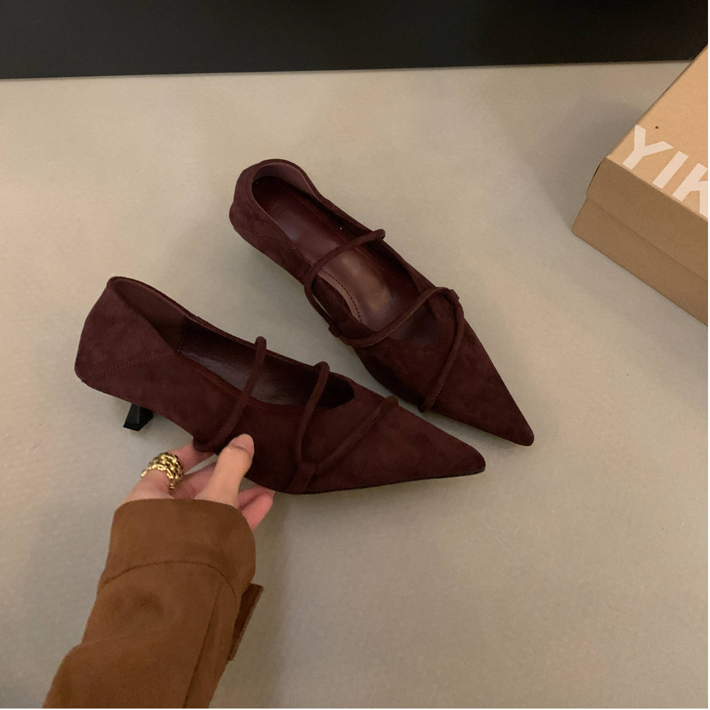 

Французские ретро замшевые туфли-лодочки с острым носком и тонким каблуком женские 2025 осень новые повседневные туфли на низком каблуке и вечерние туфли 41 фиолетовый