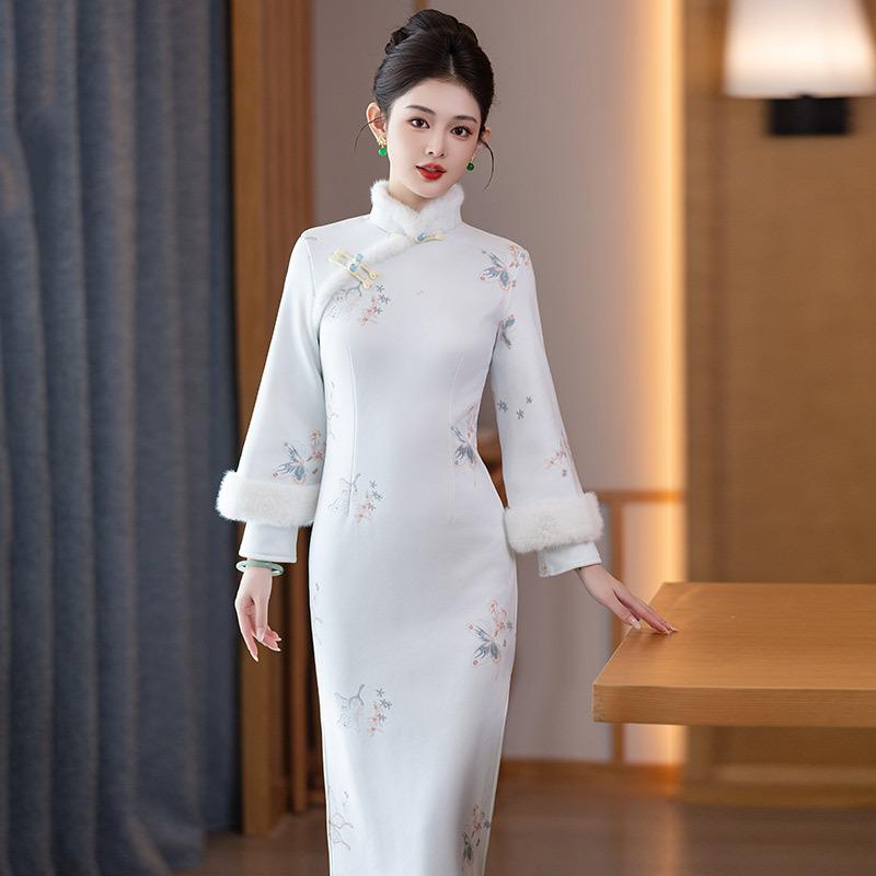 Embroidered white velvet national style Suzhou long-sleeved improved cheongsam winter thick women s new Chinese style new autumn and winter S