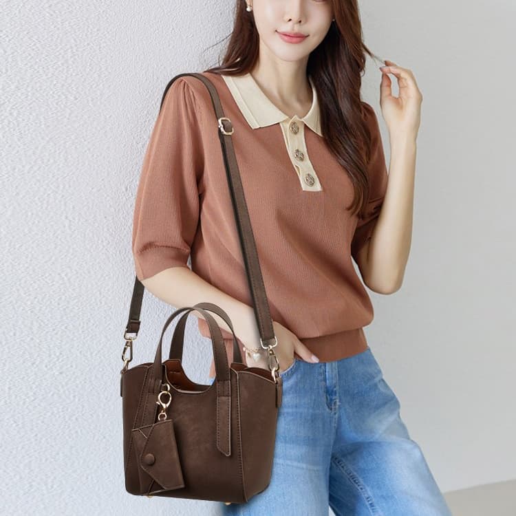 Retro large capacity portable messenger women's bag