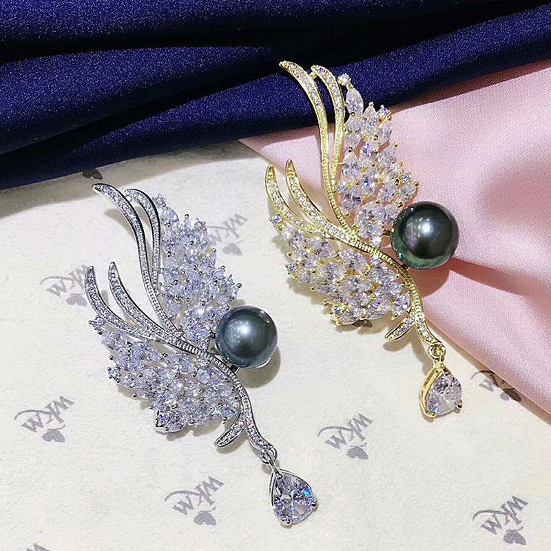Gold-Plated Feather Wing Jewelry Brooch with Crystals, Diamonds, and Freshwater Pearl