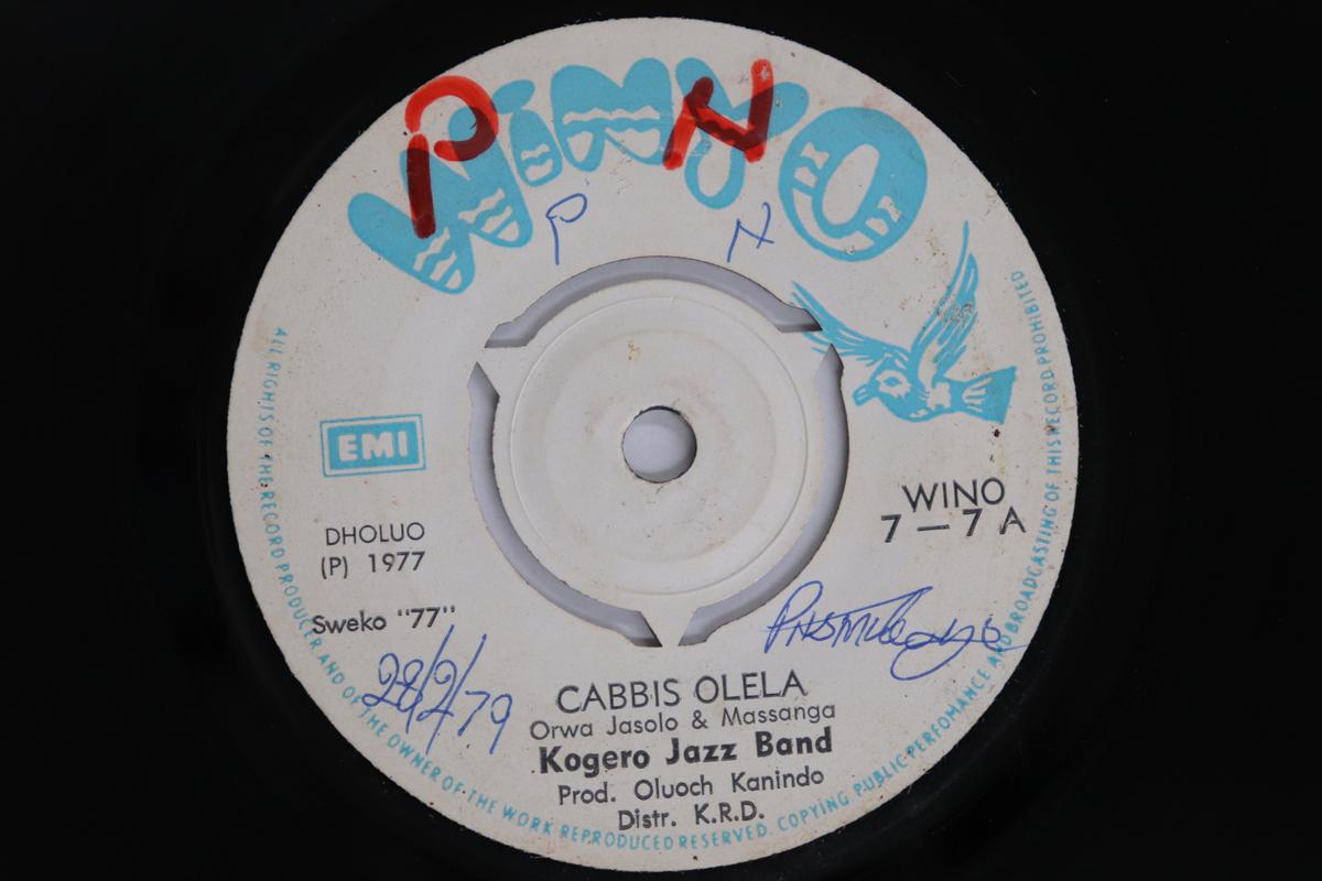 

7inch Record KOGERO JAZZ BAND - Cabbis Olela / Mama Esther Asingo WINO77 WINYO 1977 Kenya World Music Used