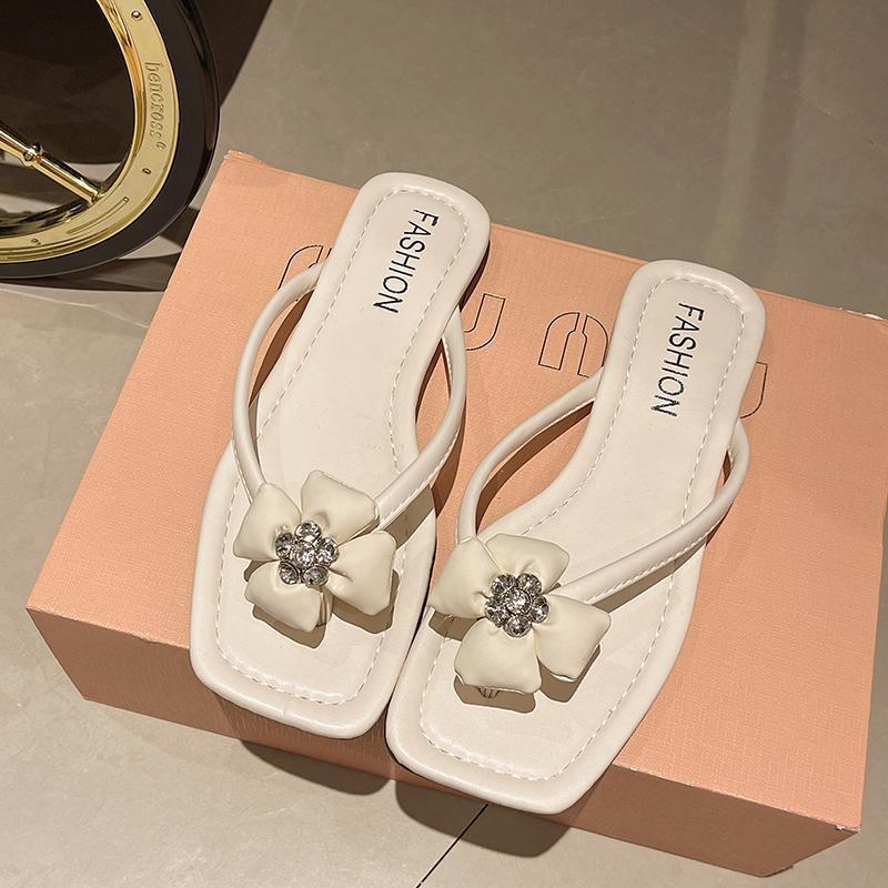 Black Internet Celebrity Super Fire Flat Flip-flops Shoes Women's Summer Wear 2025 New Non-slip Beach Cool Slippers