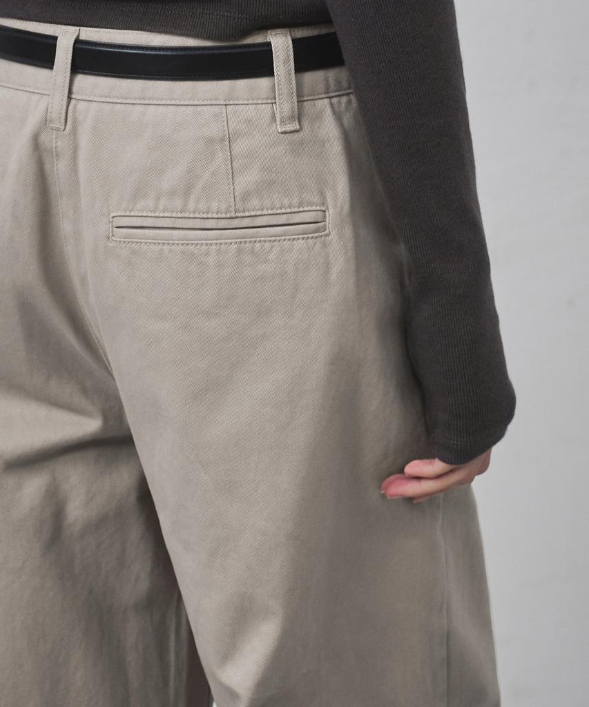 MUSINSA STANDARD WOMAN Curved Chino Pants [Cream]