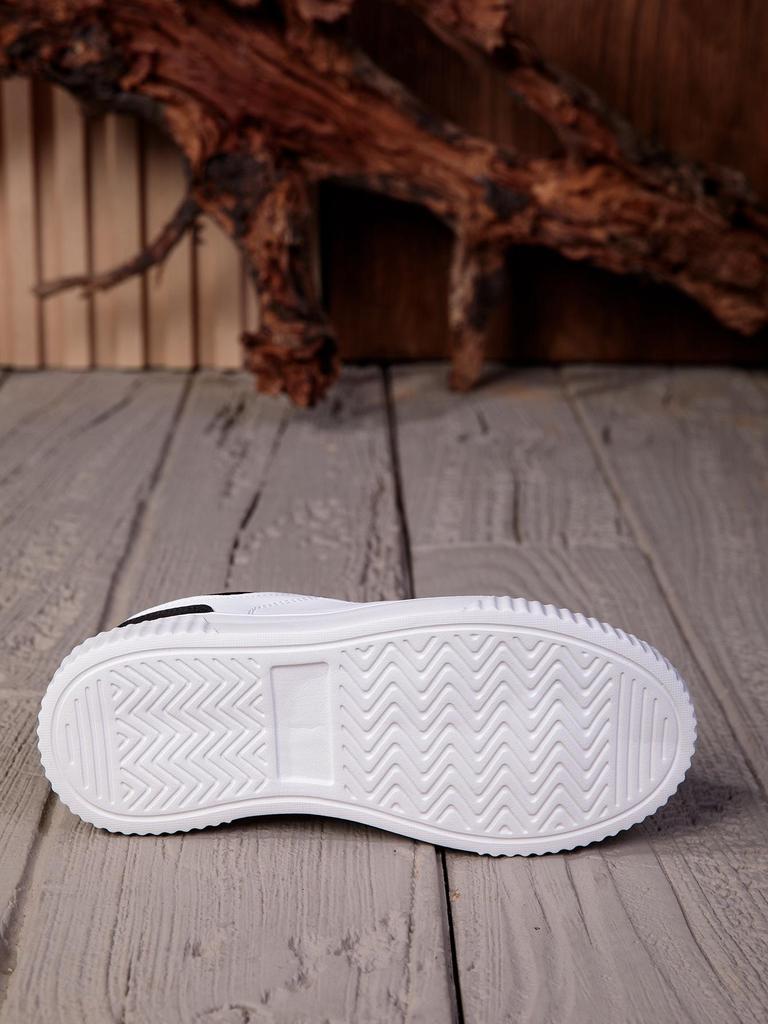 Unisex Four-Season Trendy Canvas Shoes: Lightweight, Comfortable, Thick-Soled Sneakers for Men & Women
