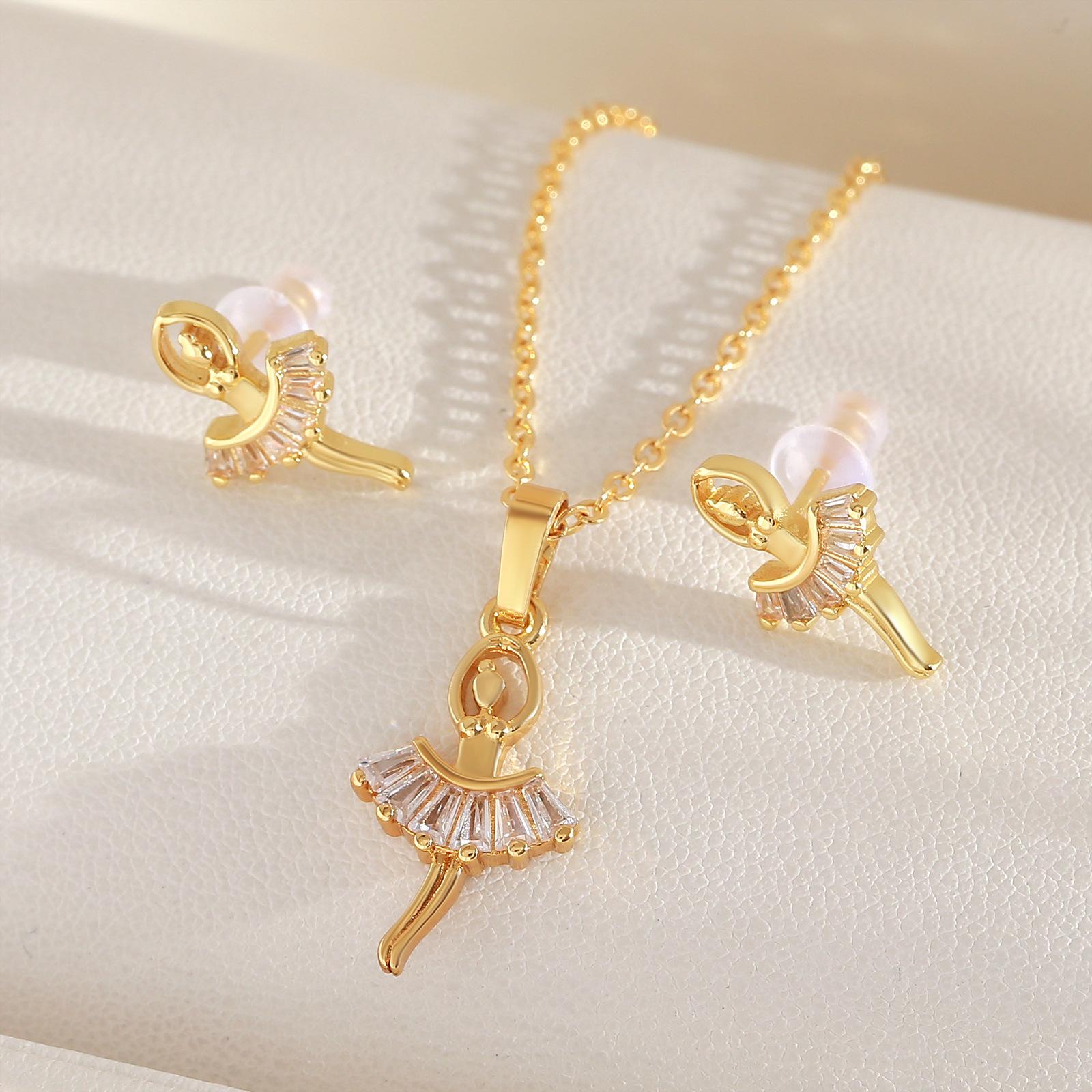 

Модные украшения для женщин золотой