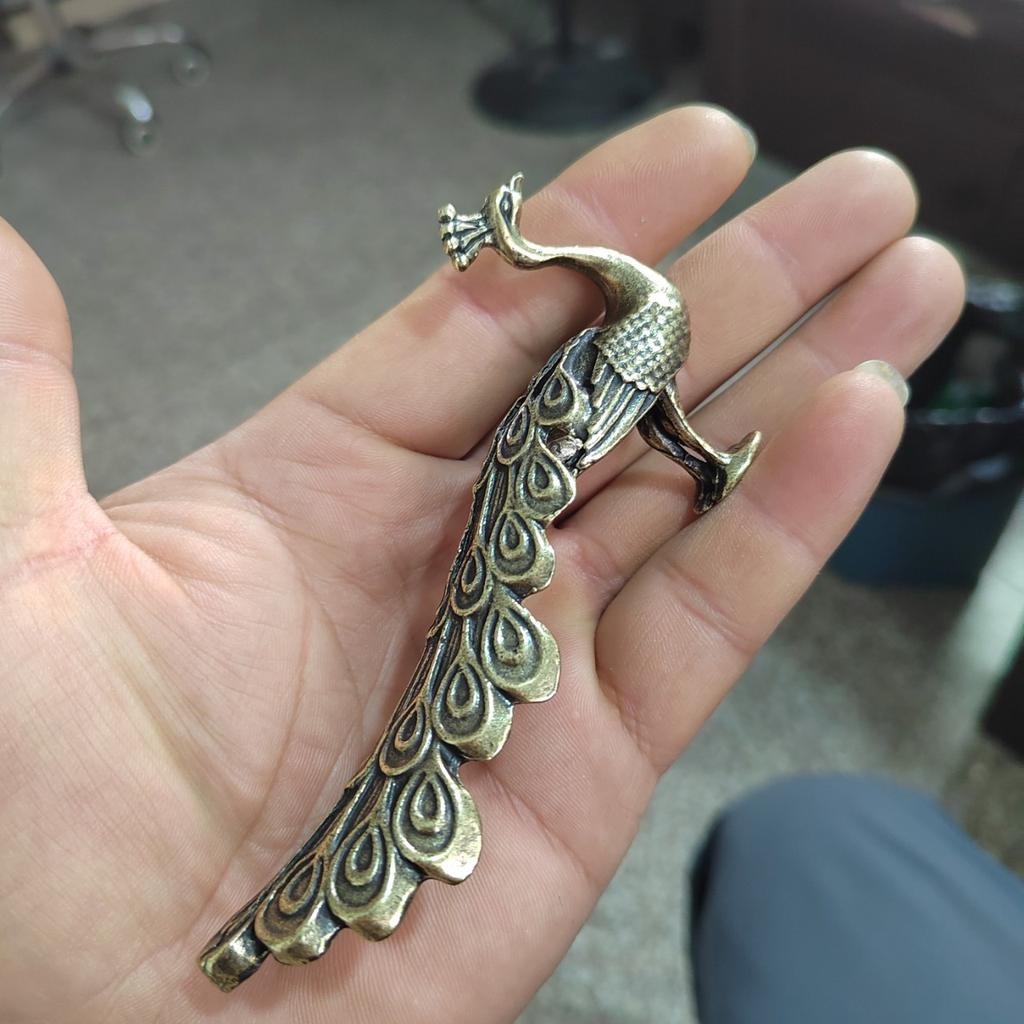 Legering påfågelfigur Retro samlarobjekt Skrivbordsdekoration Fågelstaty Antik Feng Shui-prydnad för Hemvardagsrumsinredning