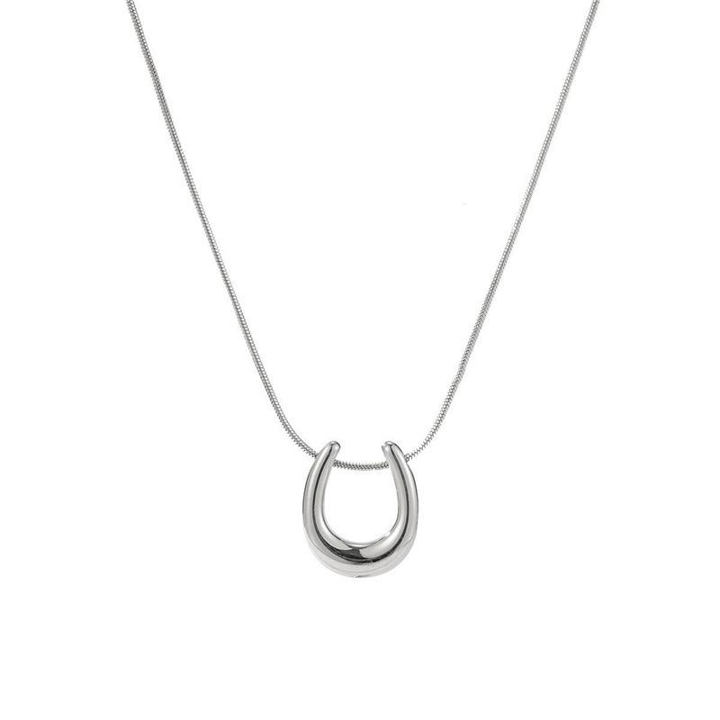 Fashionable Luxury Necklace With Temperament Collarbone Necklace One Size серебряный