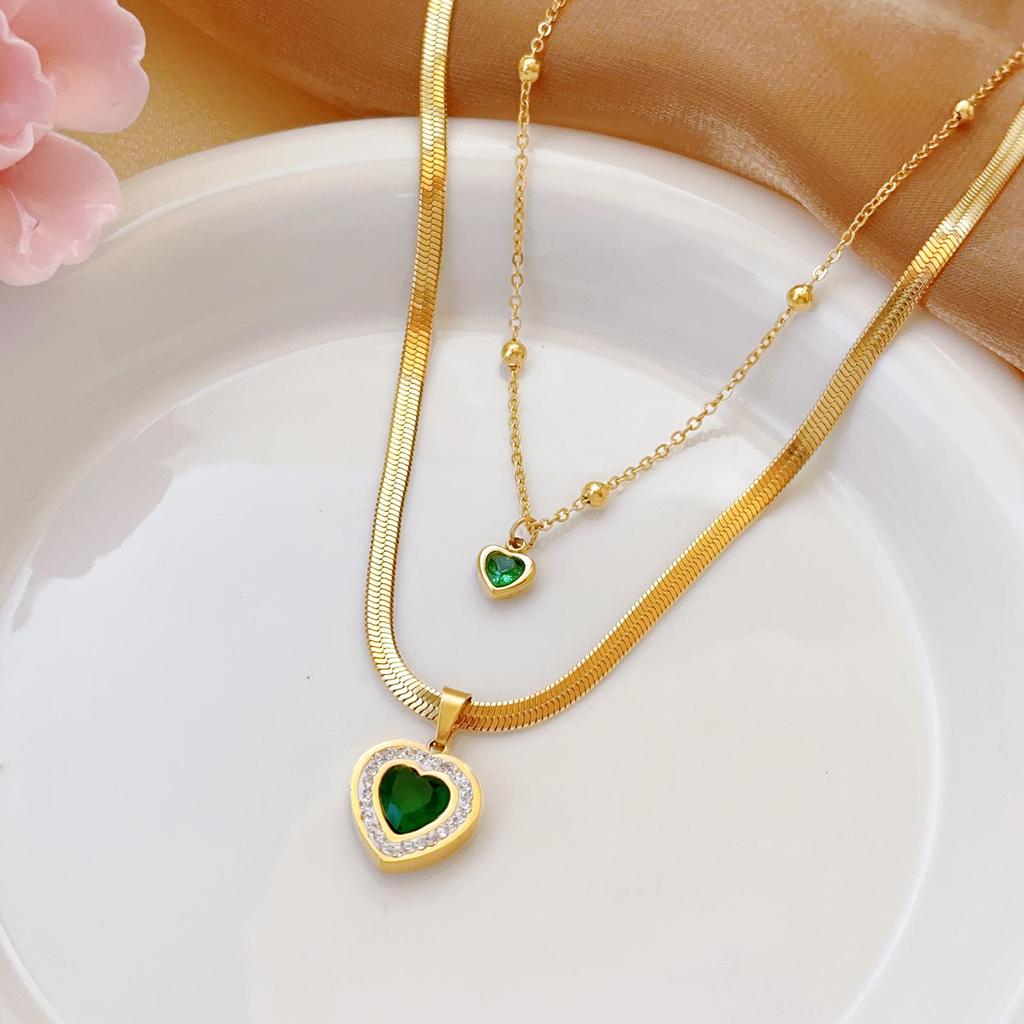 Złoty naszyjnik ze stali nierdzewnej: Elegancka, Wszechstronna, Nieblaknąca Biżuteria Damska