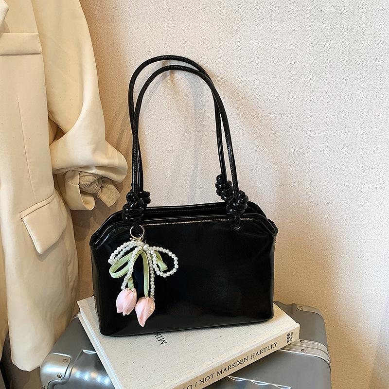 

Niche bag women s new summer popular fashion versatile shoulder bag casual commuter armpit bag чёрный