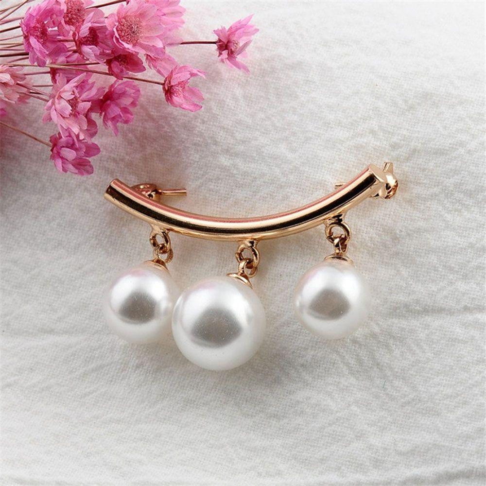 Fixed Straps Fashion Jewelry Anti Slip Enamel Pin Wearing Simulated Pearl Brooch Cardigan