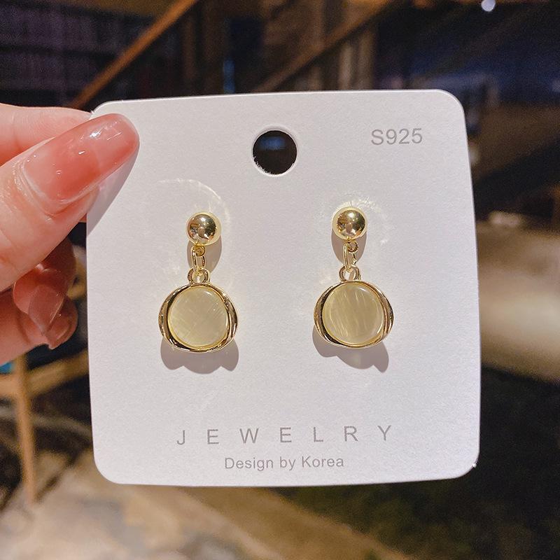 French Elegance: S925 Sterling Silver Cat s Eye Stud Earrings, Hong Kong Retro Style 537 8B308