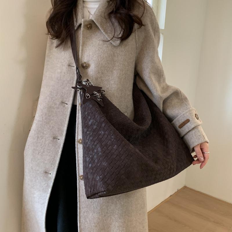 2025 Woven Tote Bag Women's Fashion Versatile Commuter Shoulder Bag Large Capacity Slack Commuter Messenger Bag Bag