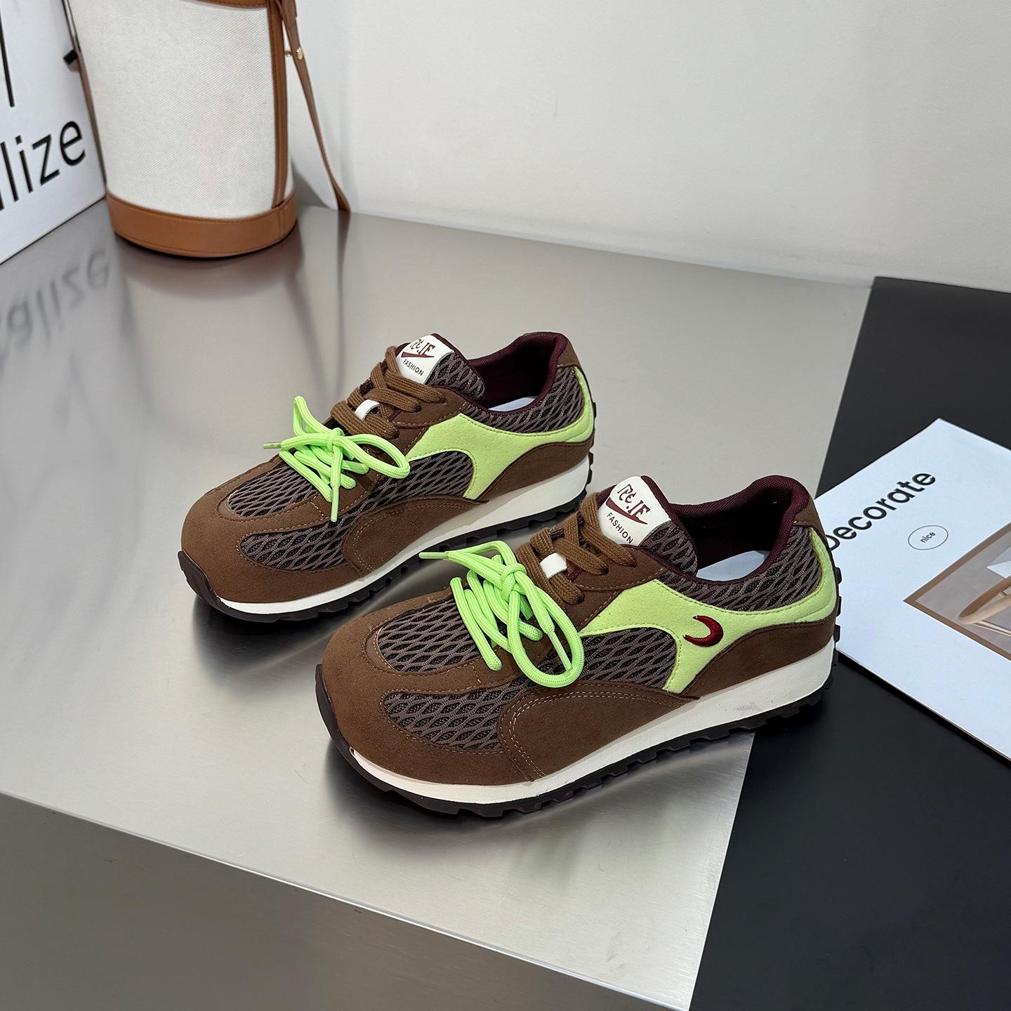 

Double pair of shoelaces~ leather breathable inner height increase German training shoes women s 2025 spring and summer flat mesh letters ugly cute c 39 коричневый