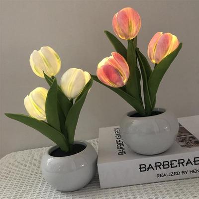 Rechargeable LED Tulip Night Light: Indoor Simulated Bouquet for a Warm Bedside Atmosphere