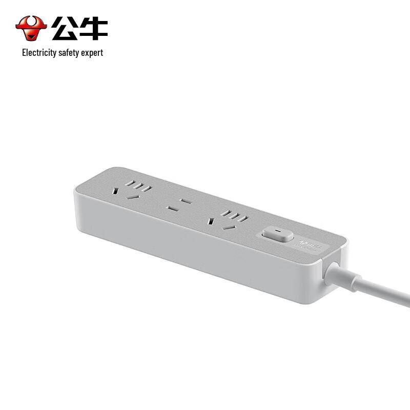 Bull GN-Z1121T 3-Outlet Power Strip with Master Switch CN plug (adapter included)