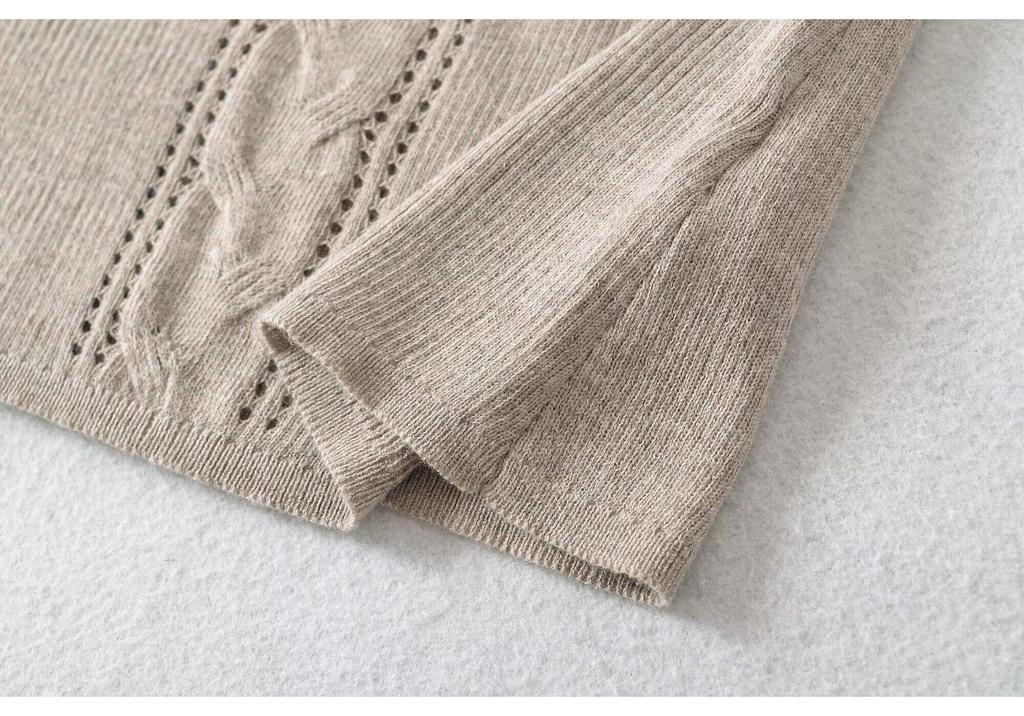 Slim-Fit V-Neck Cable Knit Short-Sleeve Sweater – Figure-Flattering Waist-Cinched Top