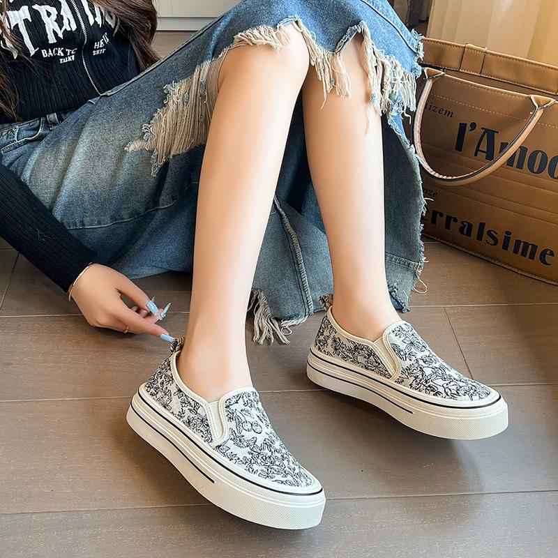 Fashion The new sneakers are stylish and comfortable for summer 2024 casual espadrilles  flats shoes women