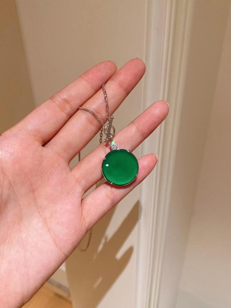 925 Sterling Silver Women's Pendant Necklace with Natural Green Chalcedony and Round Diamond-Set - Elegant Light Luxury Style