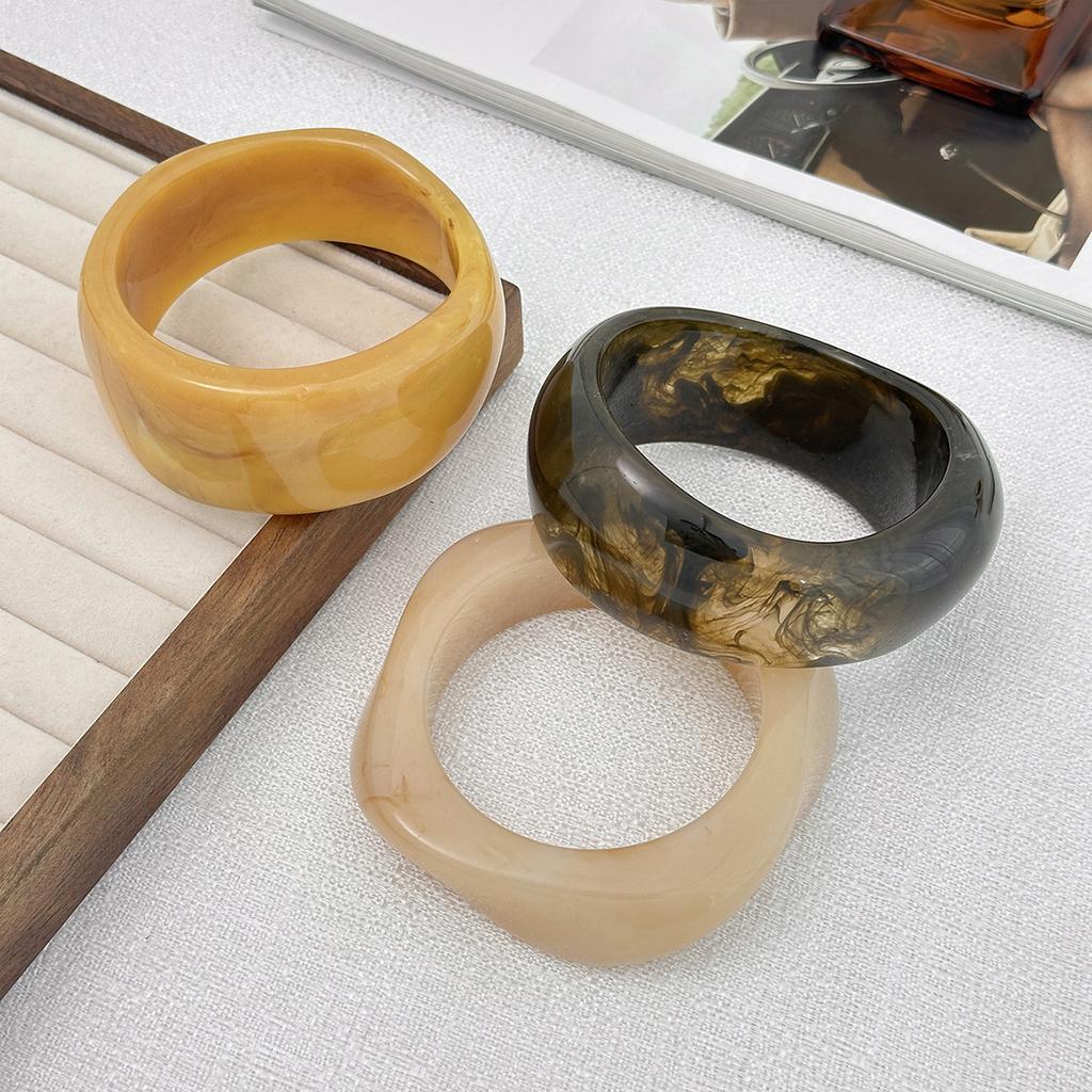Y2K Boho Transparent Resin Acrylic Bangles for Women 2025 New Fashion Geometric Irregular Bracelet Aesthetic Jewelry