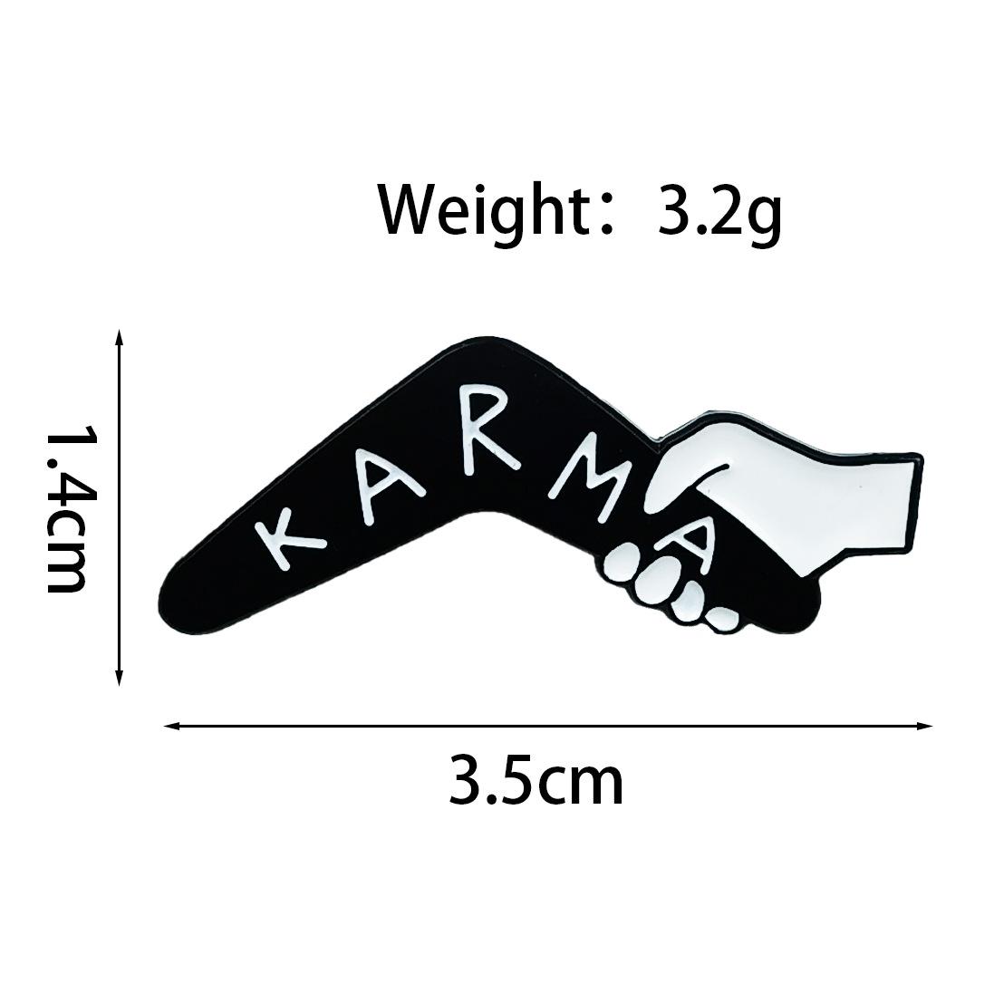 Handheld Metal Boomerang Brooch - Personality English Letter Shape Badge for Clothing Accessories