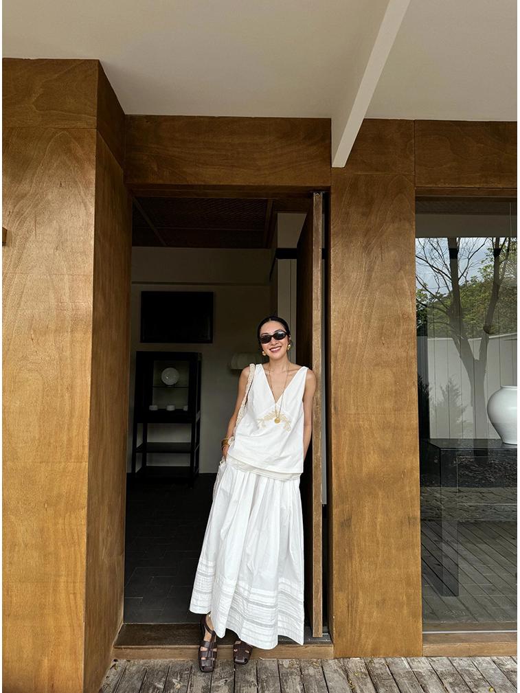 Beaded Organza Patchwork Sleeveless Top & Lace Midi Skirt - Spring/Summer Collection