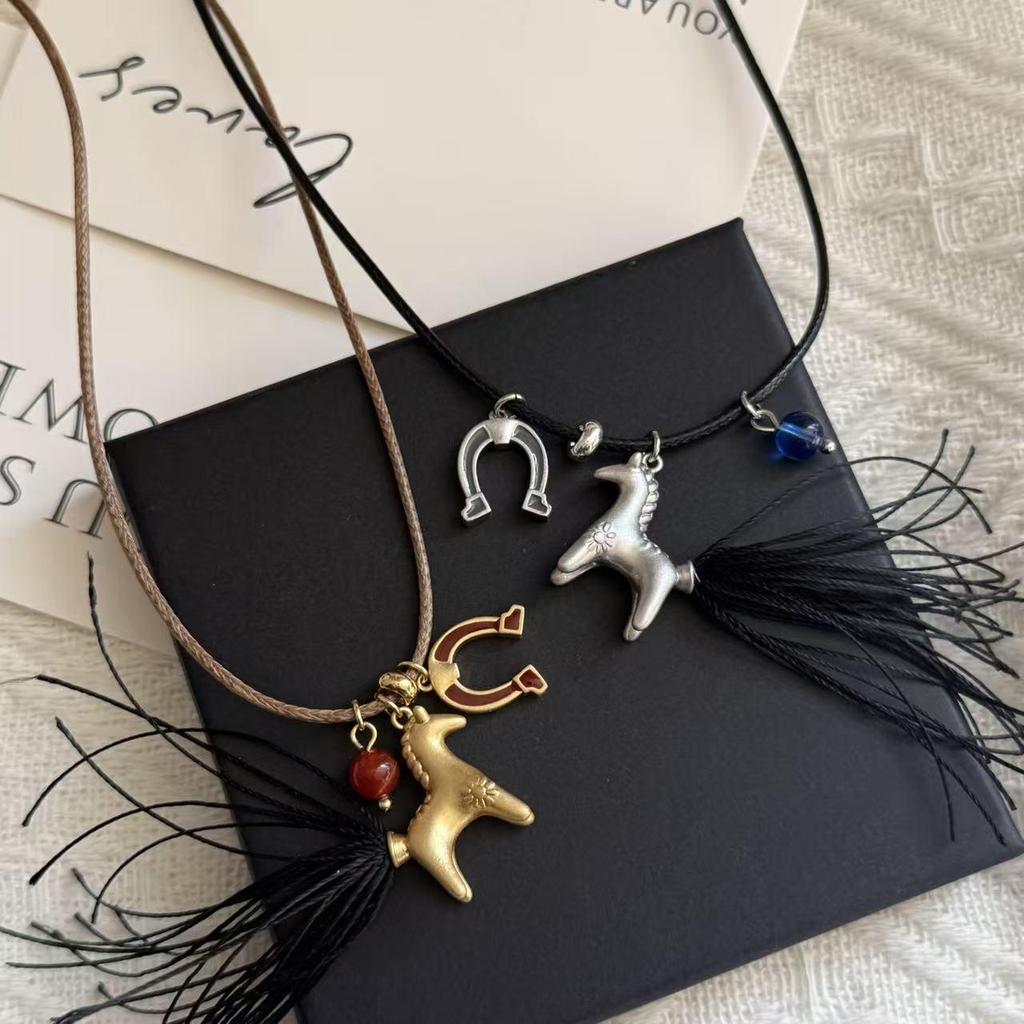 Korean Style Sunny Pony Necklace: Elegant, Delicate, Fashionable Pendant for Sweaters
