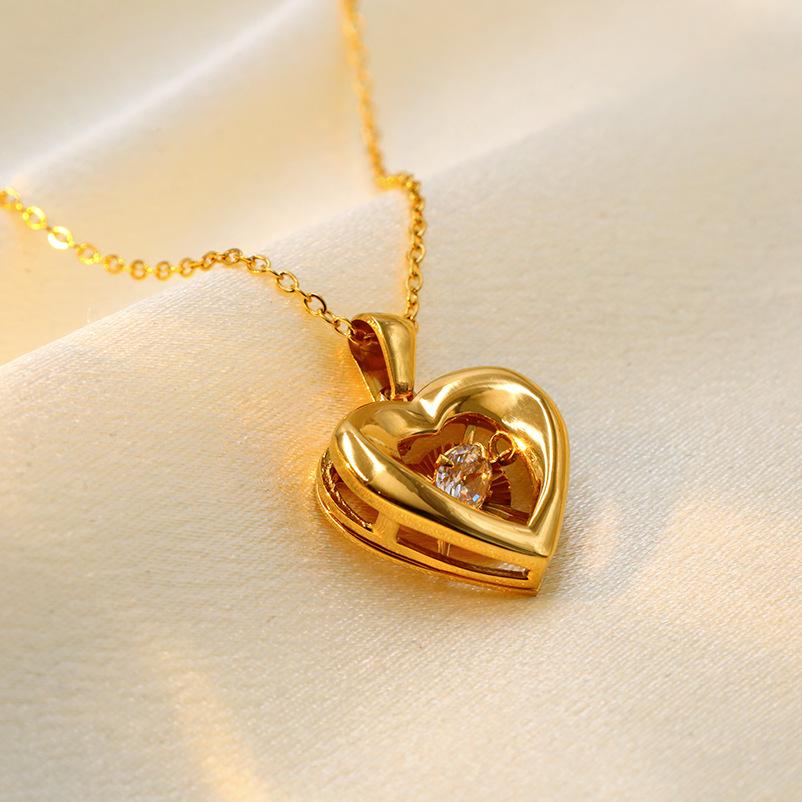 French Non-Fading Zircon Light Luxury Temperament Love Heart Pendant Necklace Women'S Versatile Collarbone Chain Titanium Steel Chain