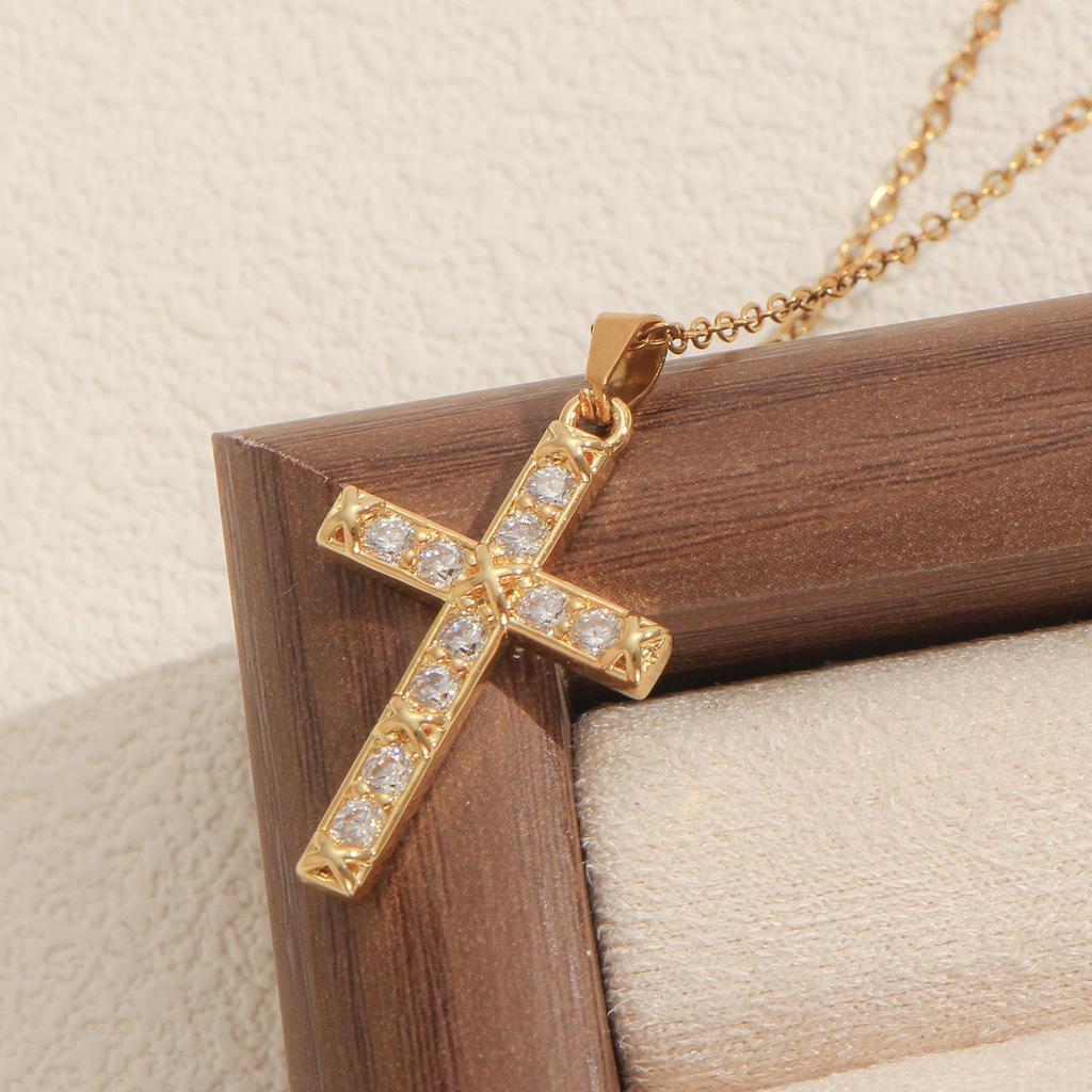 Women's Adjustable Stainless Steel Zirconia Cross Clavicle Necklace