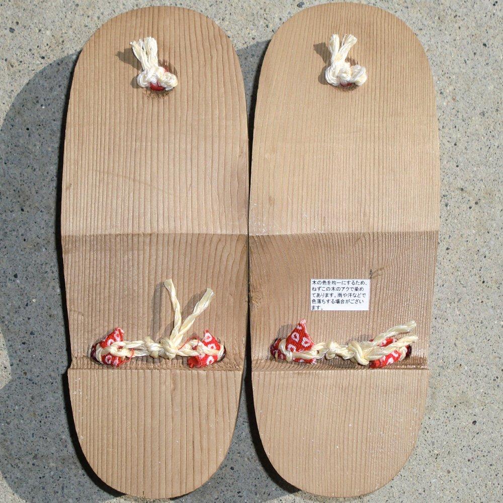 Kiso Nezuko Craftsmen Passing On 300 Years of Pique Red Strap Cloth Geta Tradition. 18-19cm Children's Size. Pattern. (Front Color Customizable).
