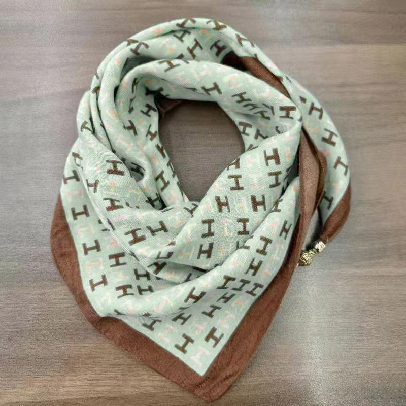 Magnetic Closure Neck Scarf for Women Soft Lightweight Square Patterned Fashionable Neck Wrap with Decorative Metal Beads Suitable for Daily Wear