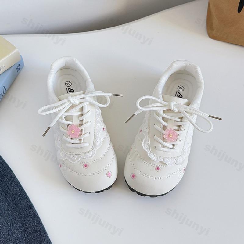 Fashion Women Casual Sports Shoes 2025 Autumn Comfortable Anti Slip Outdoor Vulcanized Shoes Flower Lace Up Fashion Running Flat Shoes