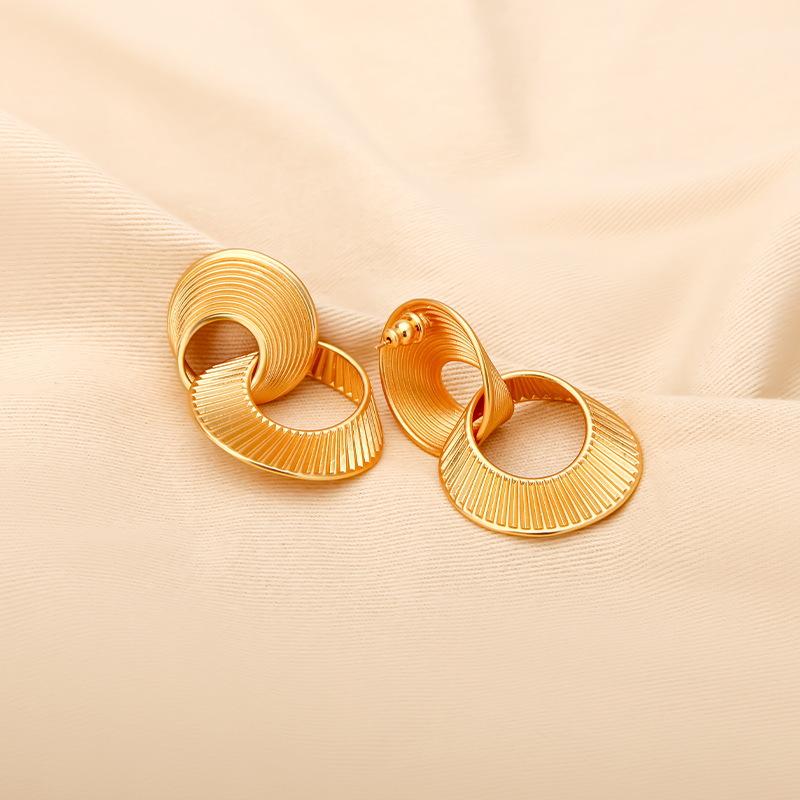 European and American fashion exaggerated niche design explosive earrings double ring splicing earrings women's geometric earrings high-end light