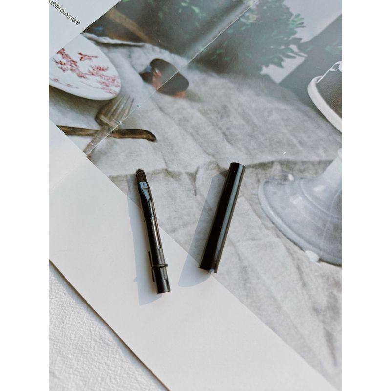 

Mini Makeup Brush Horse Hair Eyebrow Brush Lip Brush Eye Shadow Brush Portable Travel Refresh Hand Makeup Tools Oil Blotting Sheet Lip brush with lid (5.8cm)