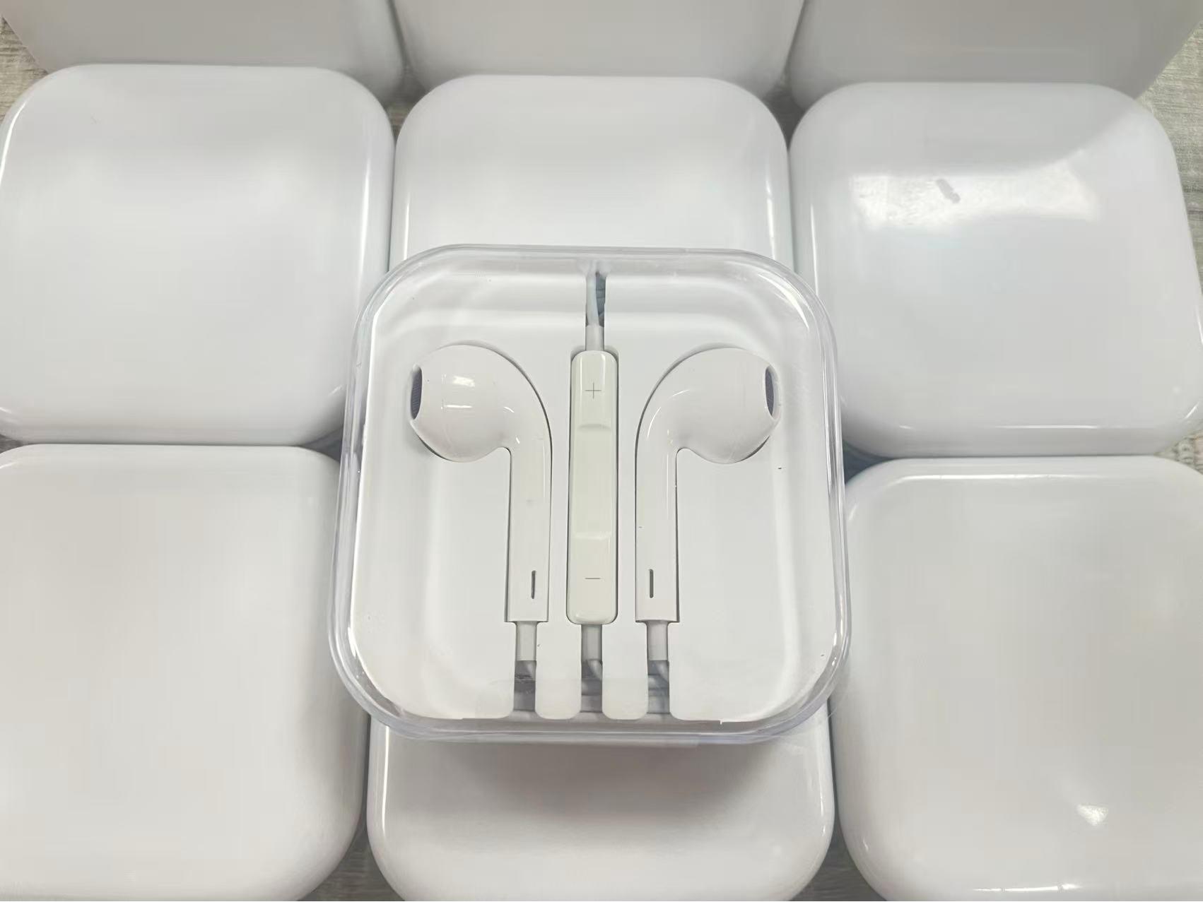 

Провідні навушники-вкладиші Type-C для серій iPhone 15/16 з функціями шумозаглушення та дзвінків