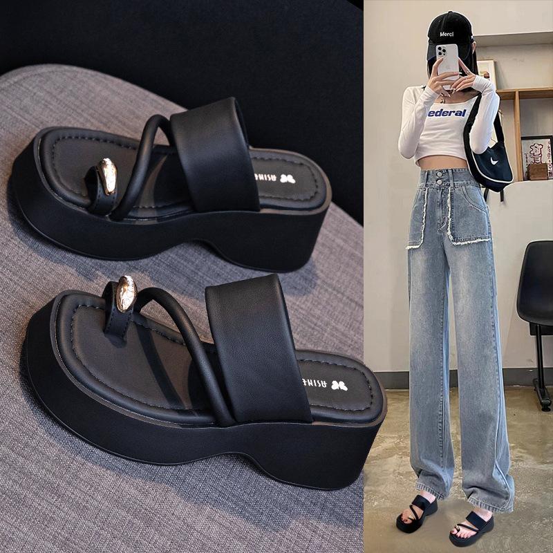 Thick-soled Slippers Women's Summer Outer Wear Advanced Sense 2025 New High-heeled Cool Slippers Fashion Heightening Beach Flip-flops