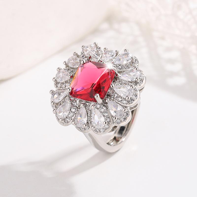 

925 Silver Plated Sparkling Flower Shaped Ring Adjustable with High-grade Temperament Inlaid with Diamond Party Gift resizable