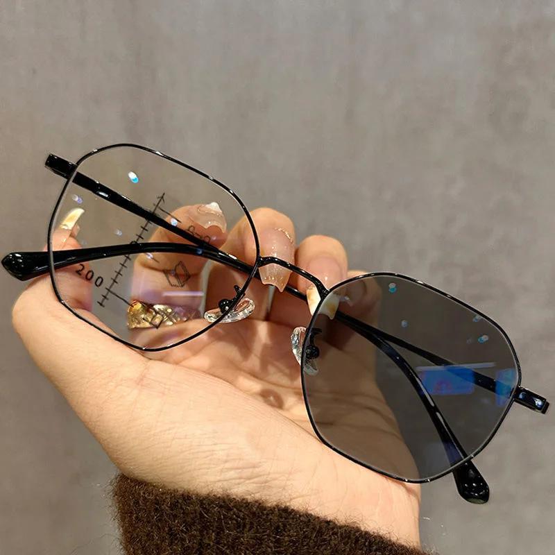 

Новые трендовые мультифокальные фотохромные очки для чтения в металлической оправе для наружного применения, меняющие цвет, мужские и женские очки для лечения пресбиопии большого размера 3.5