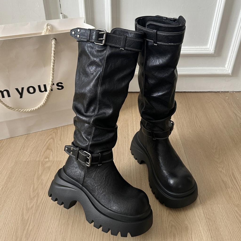 [Fanfna] Pleated Pile Boots Women's Belt Buckle Thick Bottom But Knee Knight Boots Skinny and Height Boots