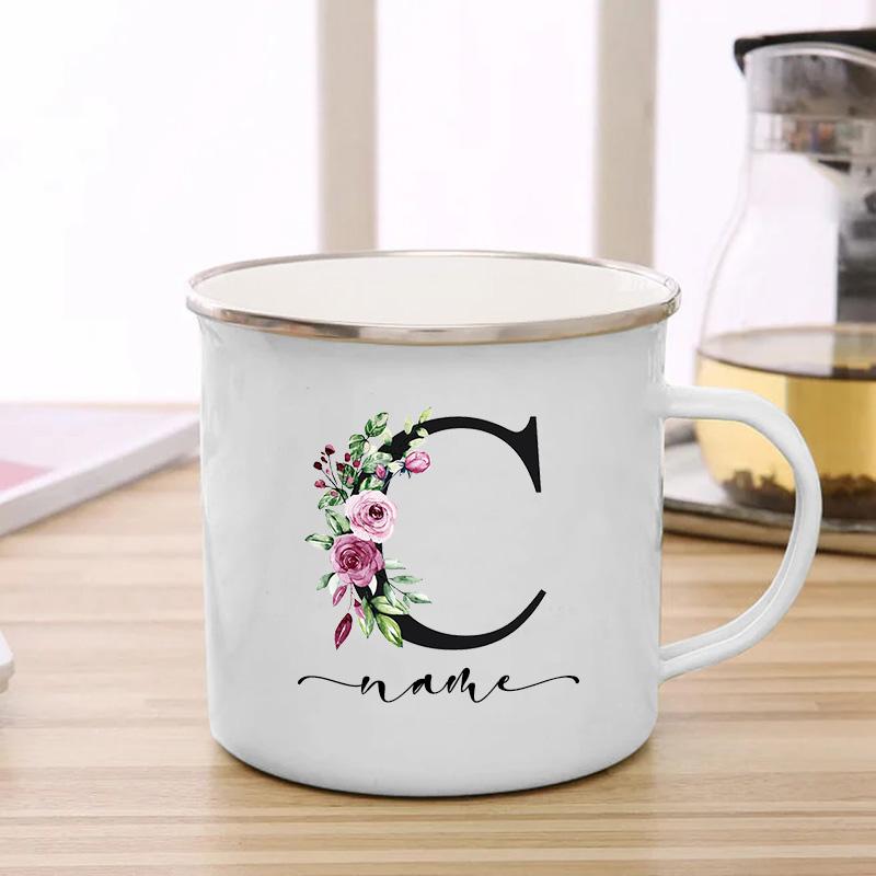 26 Initialen Schwarze Schrift Lila Blumendruck Emaillebecher Kreative Kaffeetassen Reisebecher Personalisierte Geschenke Cupshe Trinkgeschirr Becher