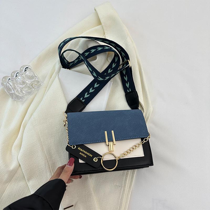 Commuter shoulder bag casual personality simple retro small bag fashionable small square bag beautiful messenger bag