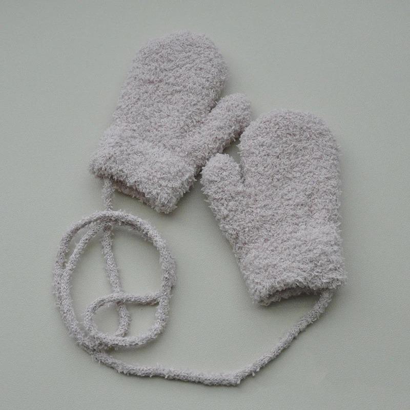 

1-3 года детские зимние утолщенные плюшевые перчатки с веревкой для мальчиков и девочек, новые однотонные бархатные варежки для езды на велосипеде и катания на лыжах Length:13cm Wdith:7cm розовый