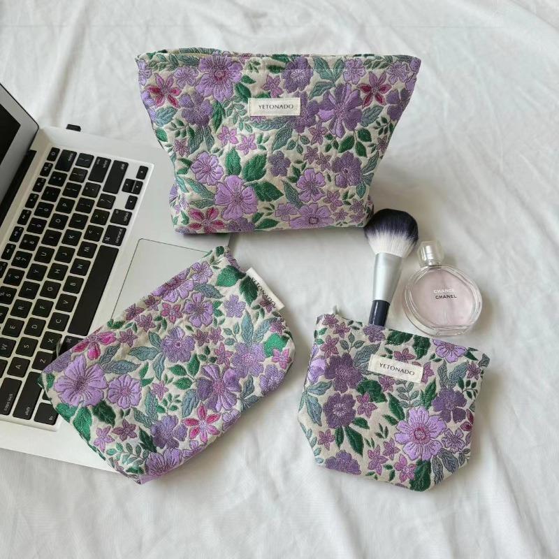 Vintage Makeup Bag Dark Red Floral Jacquard Fabric Cosmetic Pouch Women's Zip Square Clutch Handbag for Toiletries Storage