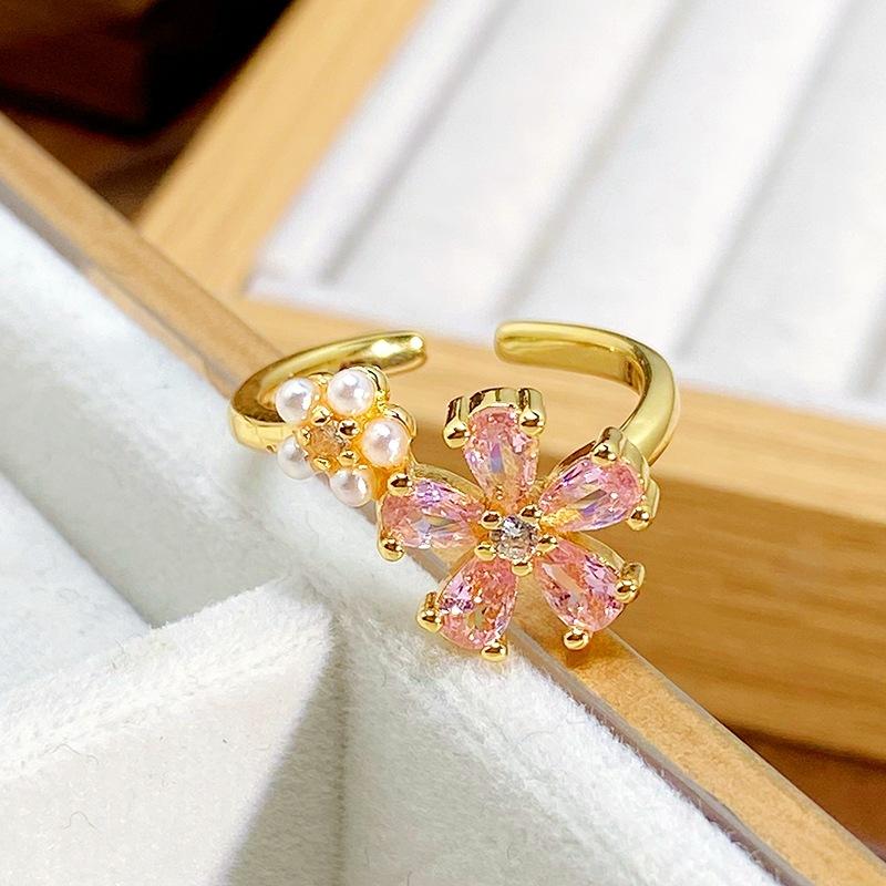 Medieval Vintage Gold Flowers Stacked Open Ring Geometric Zircon Super Fairy Niche High Sense Ring Woman