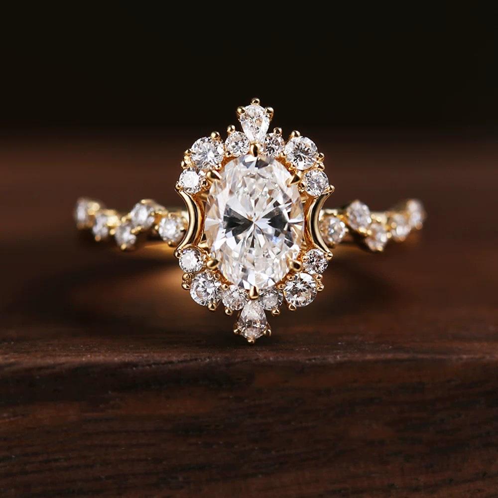 Light Luxury Fashion Gold Crescent Moon Perfume Bottle Broken Flower Cut Ring Set with Diamonds Cultivation Oval Diamond Zircon Wedding Ring Women