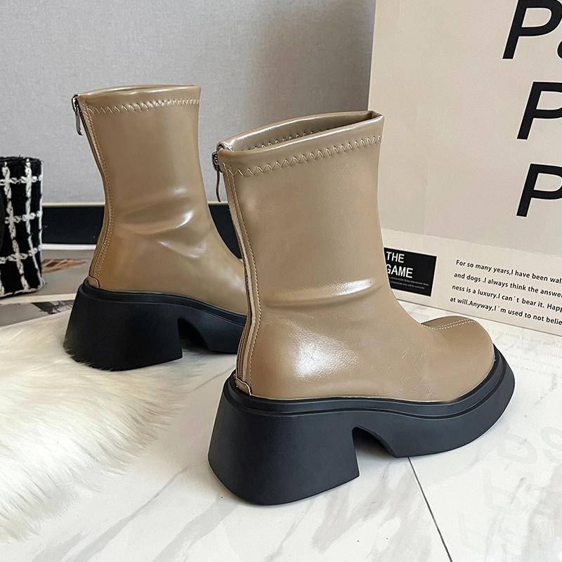 

2025 autumn and winter new Korean version of thick-soled short tube fashion boots female Internet celebrity muffin bottom medium heel round head femal 40