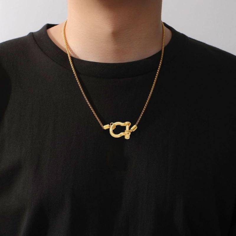 Gold Plated Carabiner Style Necklace Titanium Steel Pendant Neckchain Jewelry Ideal For Unisex Wear And Gift