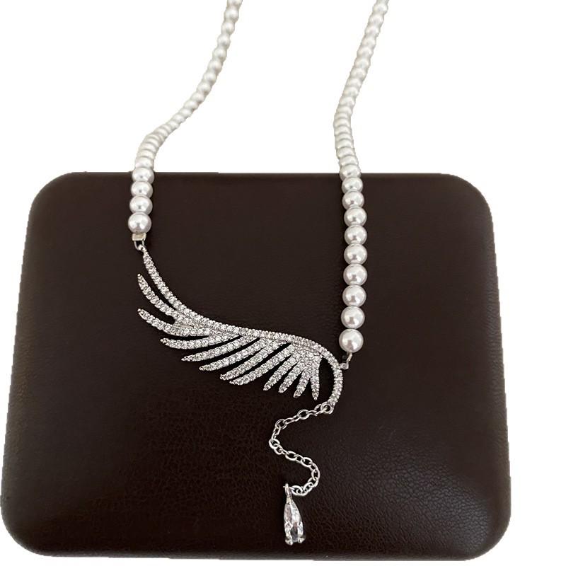 French Retro Zirconia Winged Pearl Necklace - Elegant Light Luxury Clavicle Pendant for Women