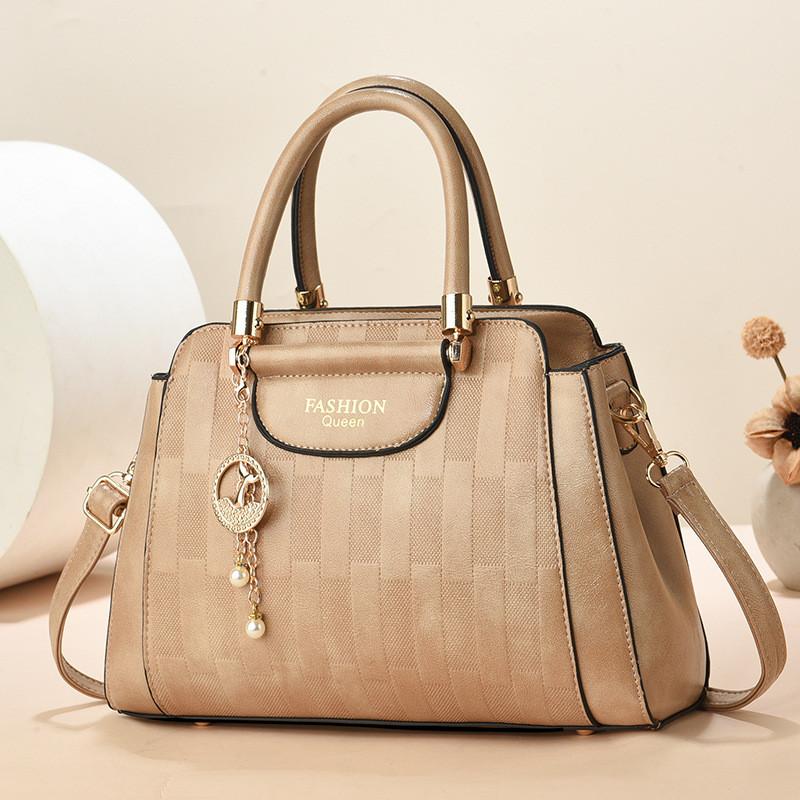 

Sleek And Multipurpose Womens Shoulder Bag Offering Ample Space Style And